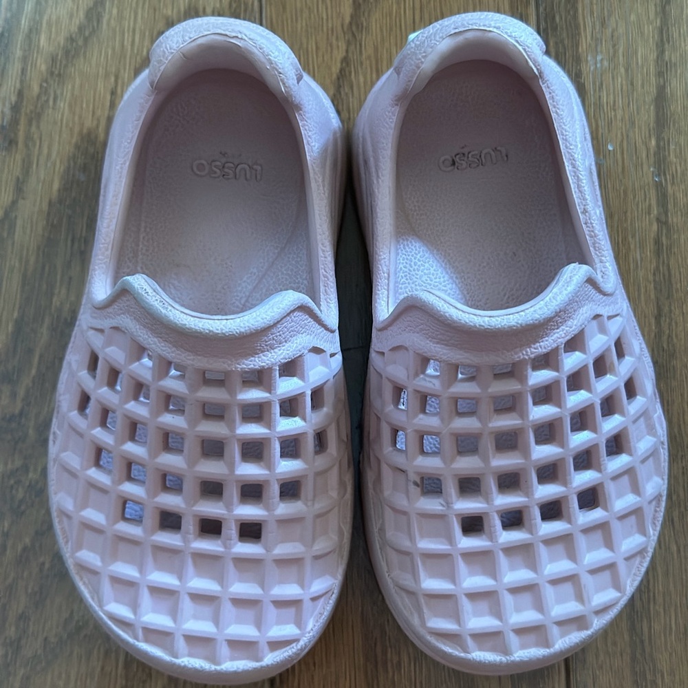 Lusso Cloud Kids Pink Slip-On Waterproof Shoes